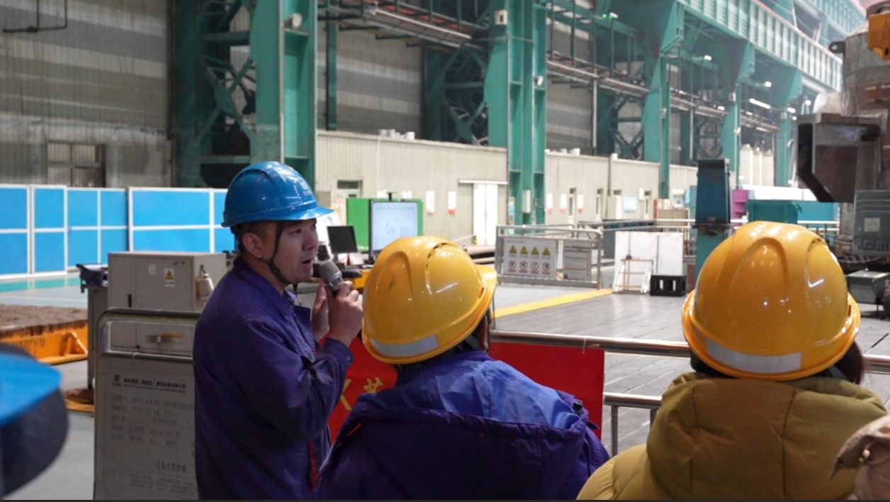 “携手并进，，，，重装有我——尊龙凯时重装职工眷属开放日暨公司品牌建设日”活动圆满竣事-尊龙凯时